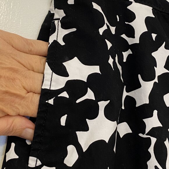 Tommy Hilfiger Black & White Buttoned Skirt - Size 10 - Picture 3 of 5